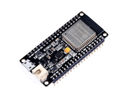 geeeknet-esp32-development-board-1